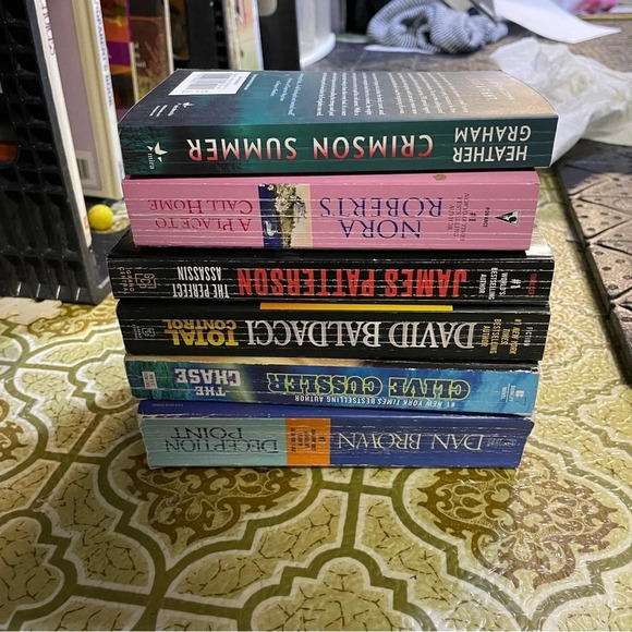 Book bundle for anyone who loves a quick read - Picture 3 of 6